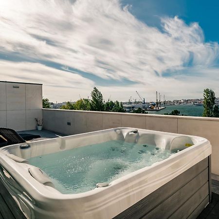 River Town View - Luxury Apartment With Jacuzzi On Terrace Viana do Castelo Buitenkant foto
