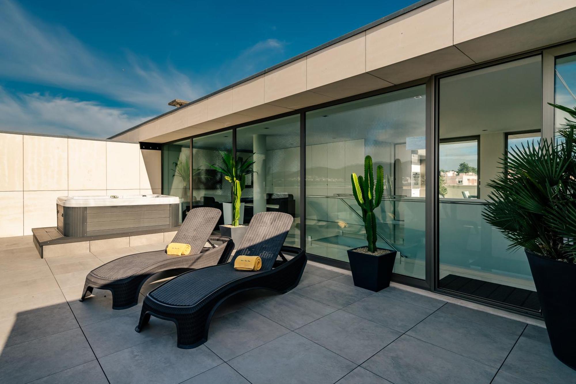 River Town View - Luxury Apartment With Jacuzzi On Terrace Viana do Castelo Buitenkant foto