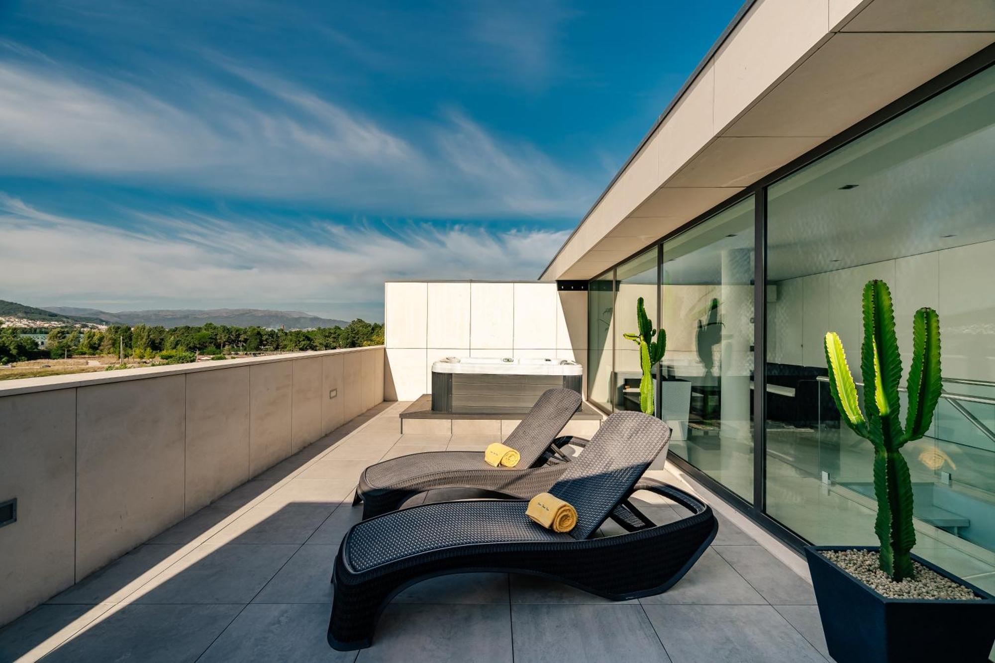 River Town View - Luxury Apartment With Jacuzzi On Terrace Viana do Castelo Buitenkant foto