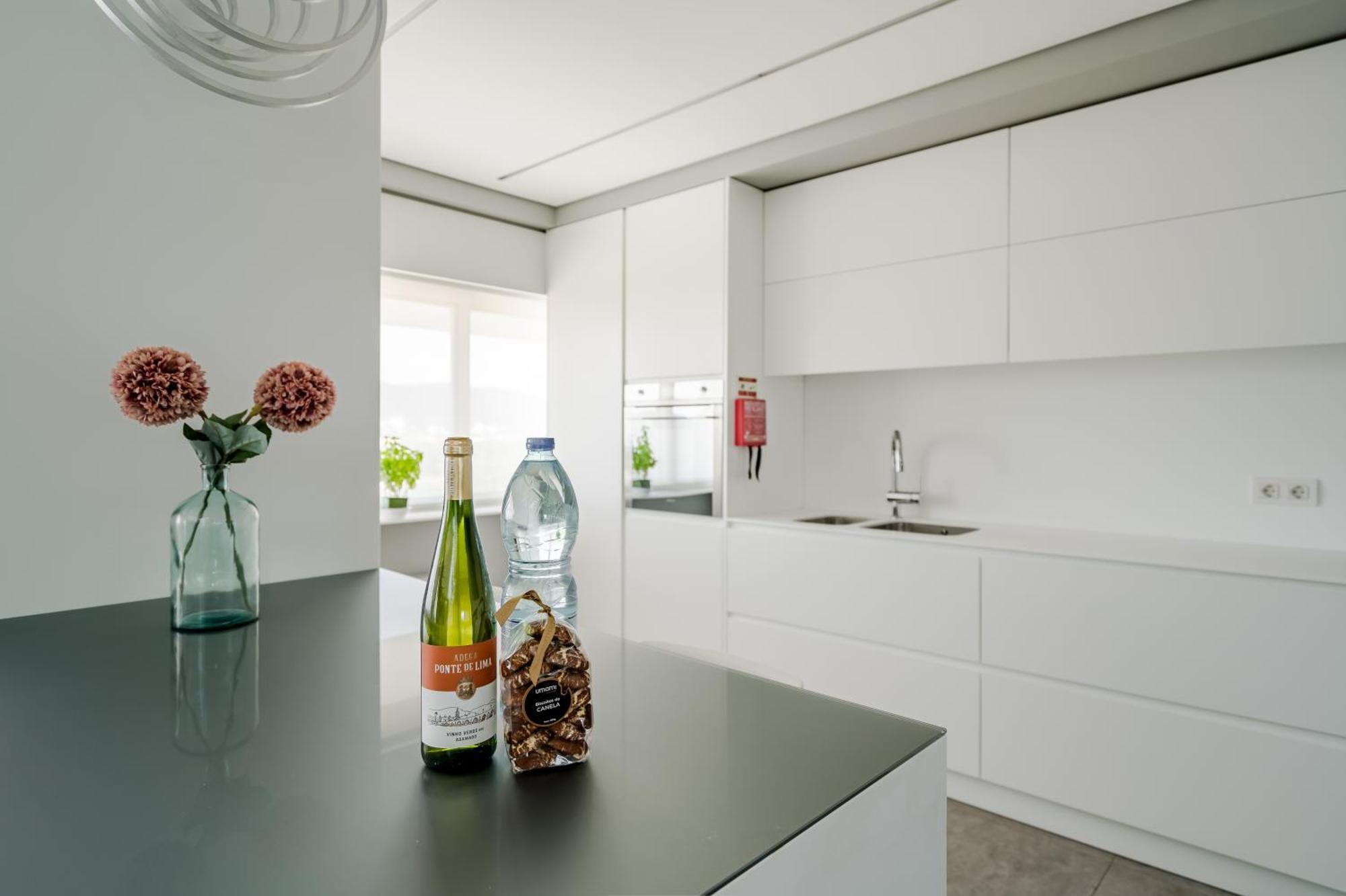 River Town View - Luxury Apartment With Jacuzzi On Terrace Viana do Castelo Buitenkant foto